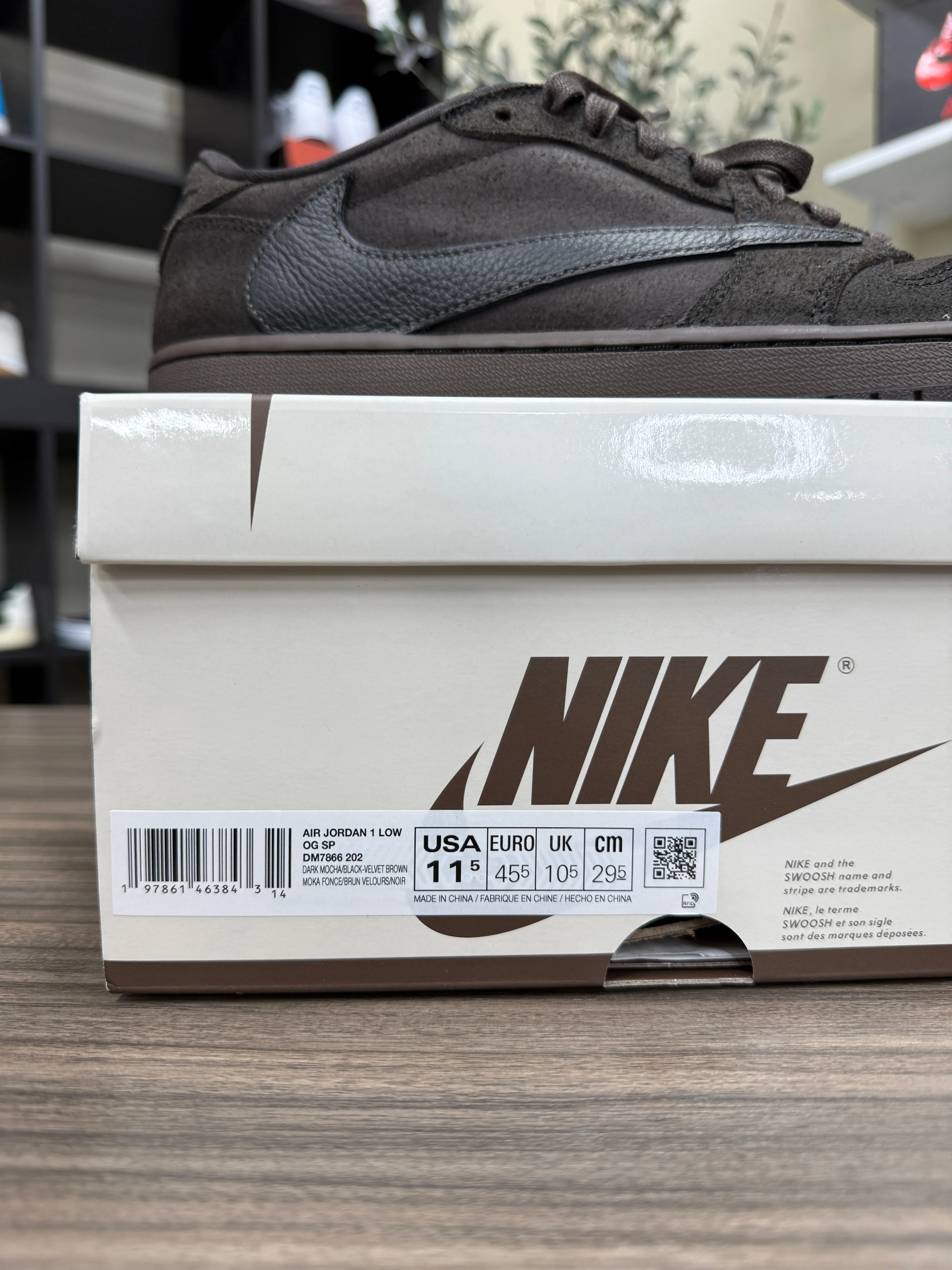 Nike x Travis Scott Jordan 1 Low Velvet Brown Sz 11.5