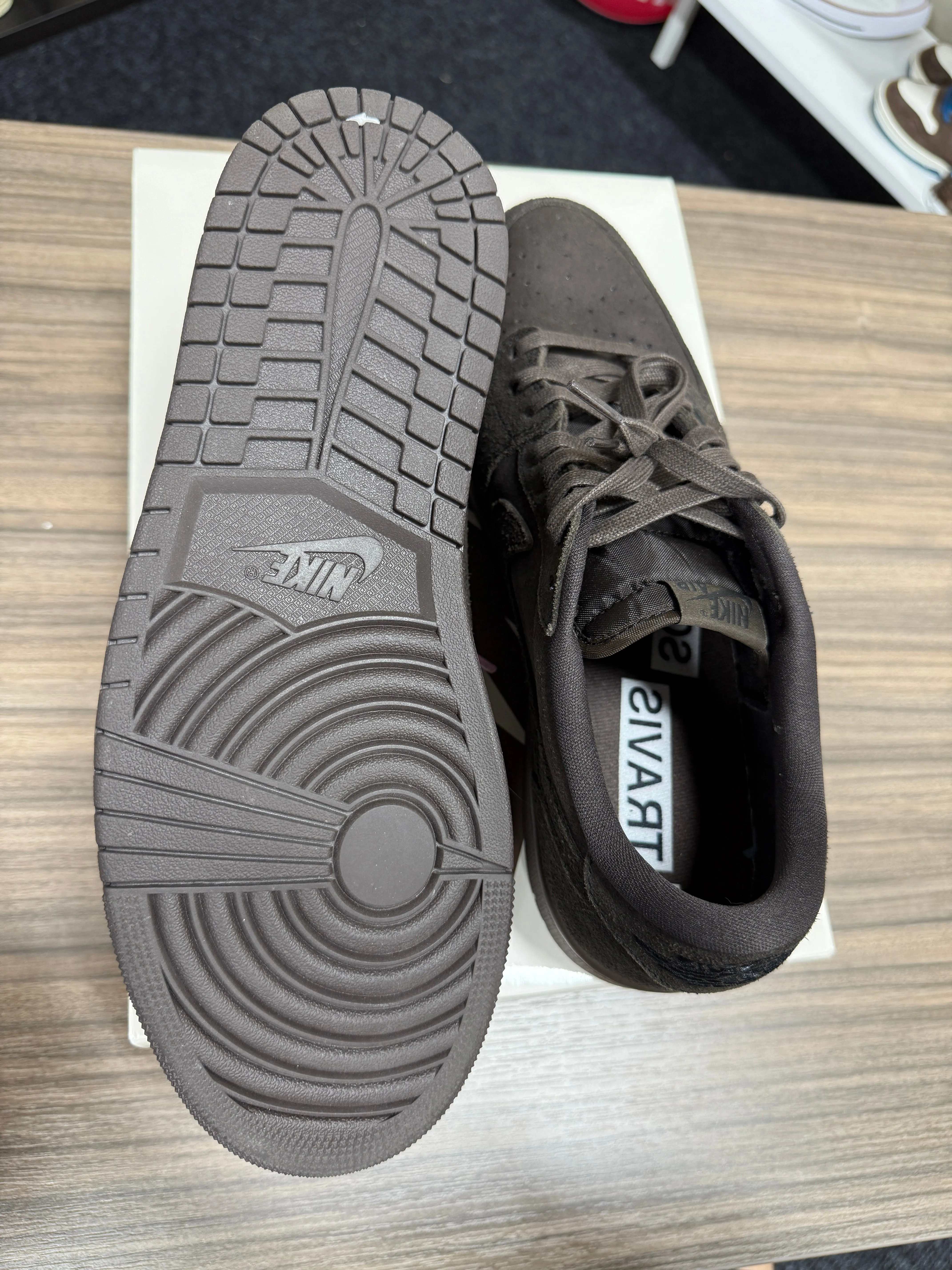 Nike x Travis Scott Jordan 1 Low Velvet Brown Sz 11.5