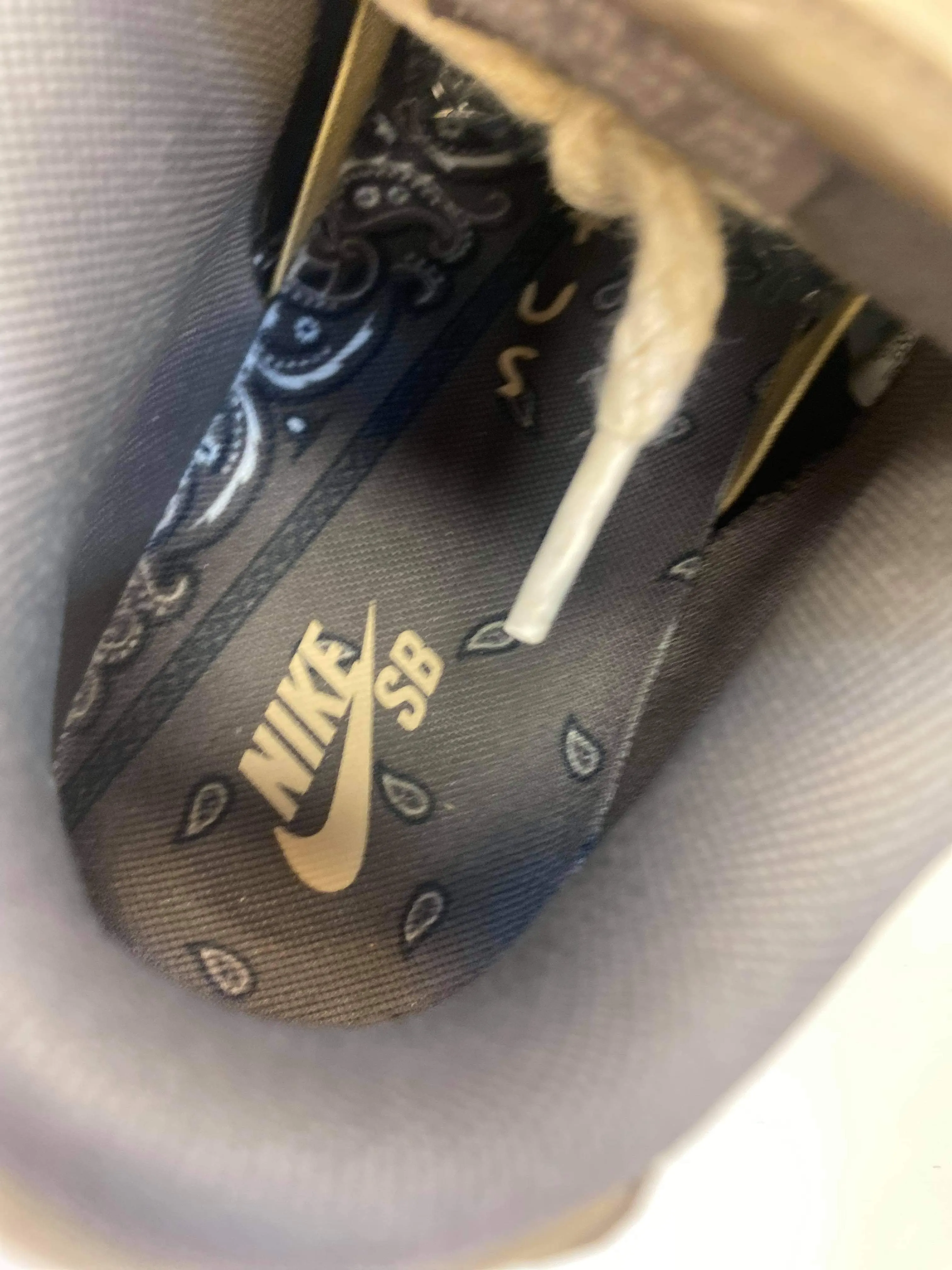 PRE-OWNED Nike SB Dunk Low PRM "TRAVIS SCOTT" CT5053 001