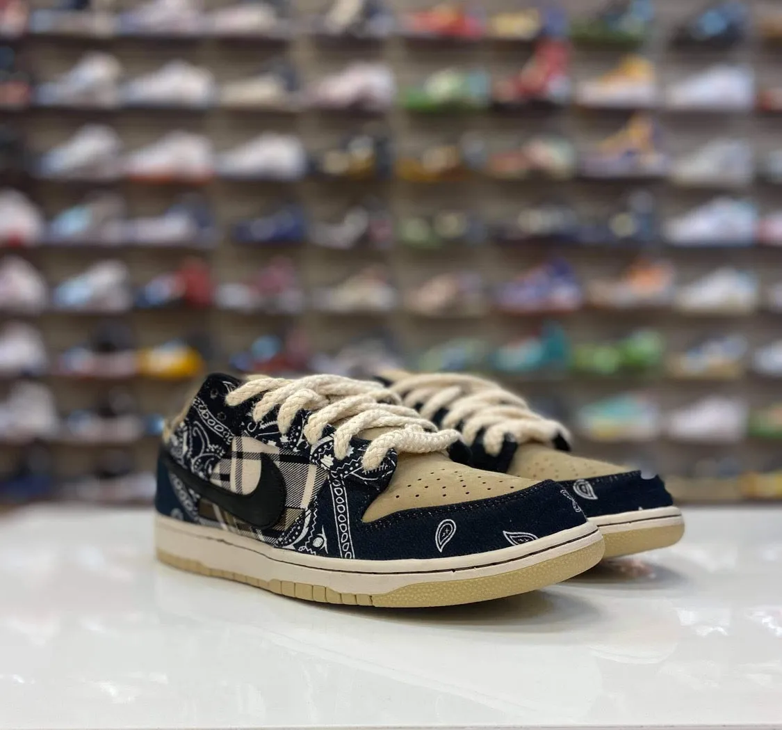 PRE-OWNED Nike SB Dunk Low PRM "TRAVIS SCOTT" CT5053 001